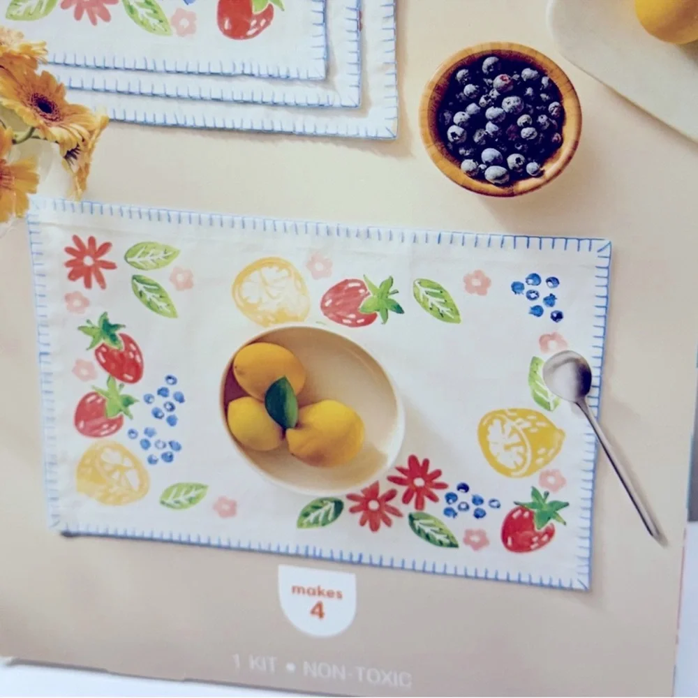 Mondo Llama DIY Stamp-printed Placemat Kit, 4 placemats, stamps & paint